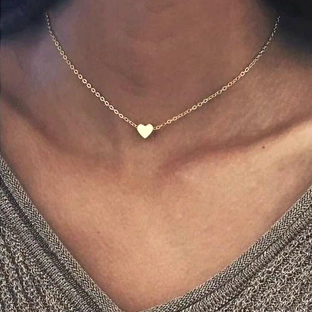 Dainty Minimalist Heart Necklace